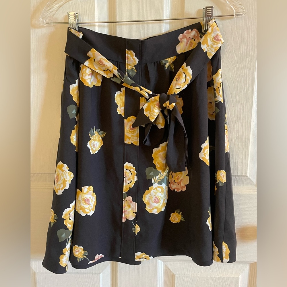 LOFT Gray & Yellow Floral Skirt